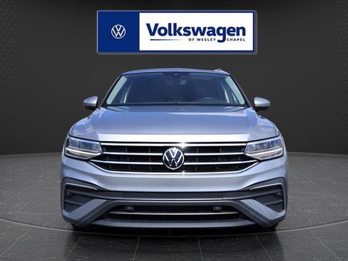 Certified 2023 Volkswagen Tiguan SE image 3