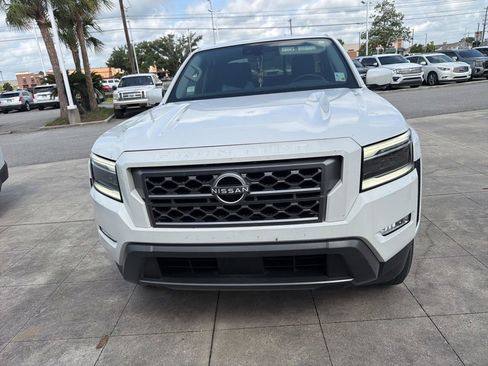 Used 2024 Nissan Frontier SL w/ Technology Package RWD image 2
