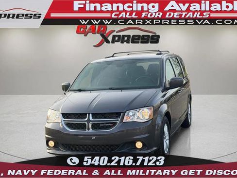 Used 2019 Dodge Grand Caravan SXT image 2