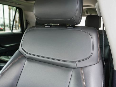 Used 2025 Ford Expedition Active RWD image 27