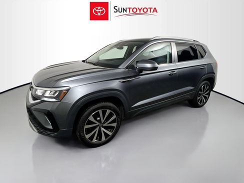 Used 2024 Volkswagen Taos SE image 9