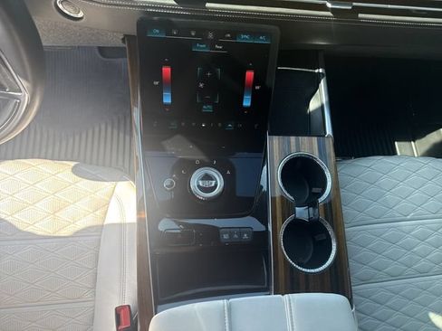 Certified 2025 Cadillac Escalade Sport Platinum AWD/4WD image 19