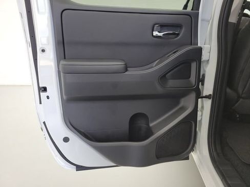 Used 2024 Nissan Frontier SL w/ Technology Package RWD image 14