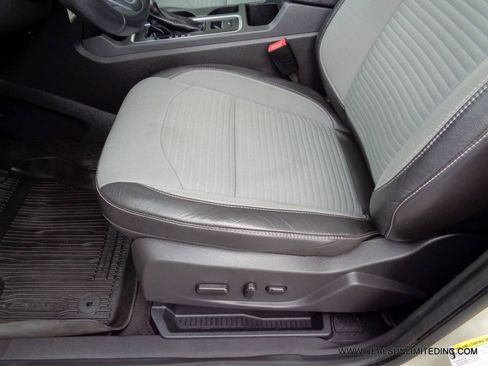 Used 2018 Ford Escape SE w/ SE Sport Appearance Package AWD/4WD image 8