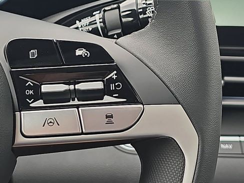 New 2026 Hyundai Elantra Limited FWD image 24