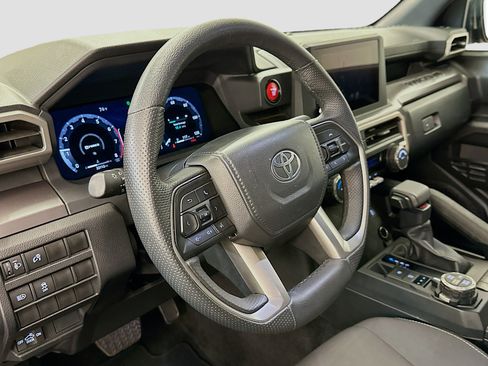 Used 2025 Toyota Tacoma TRD Off-Road image 18