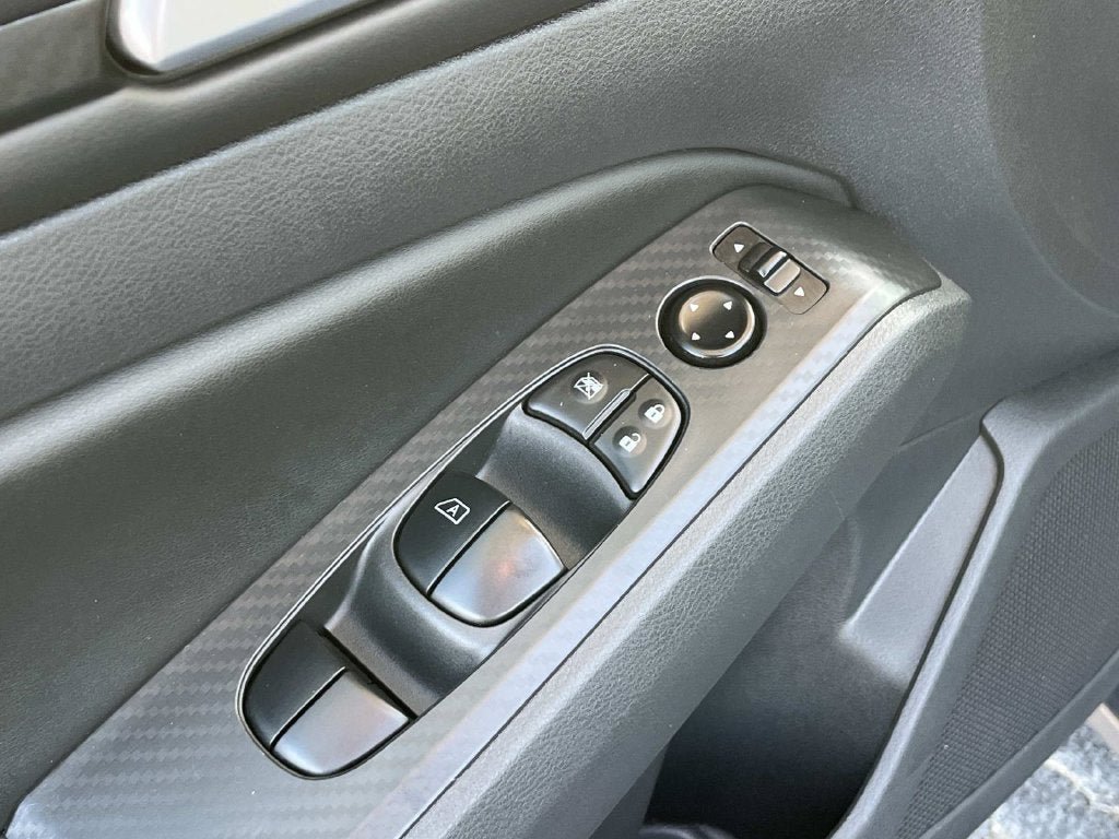 Used 2025 Nissan Altima 2.5 SV FWD image 24