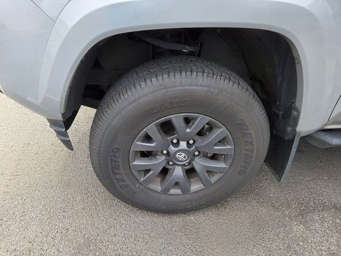 Used 2021 Toyota Tacoma SR5 w/ SR5 Appearance Package (SM) image 4