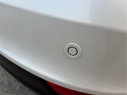 Used 2015 Ford Focus Titanium image 14