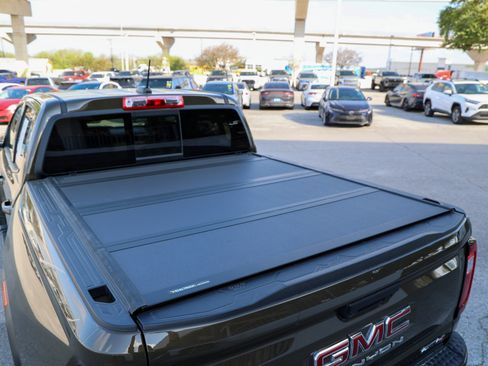 Used 2025 GMC Canyon AT4 w/ AT4 Premium Package AWD/4WD image 16