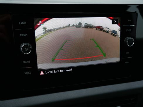 Used 2025 Volkswagen Jetta SE w/ Sunroof Package FWD image 31