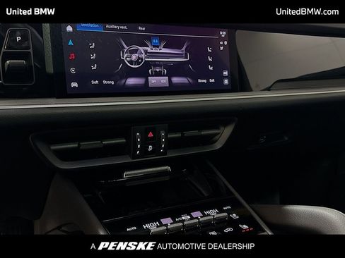 Used 2025 Porsche Cayenne S image 11