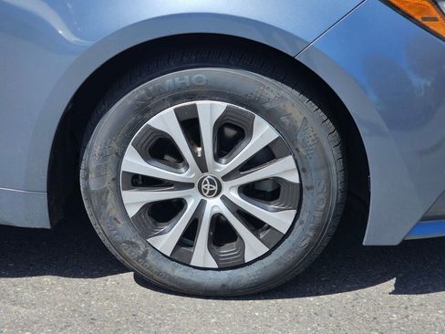 Used 2022 Toyota Corolla LE w/ Premium Interior Package FWD image 9