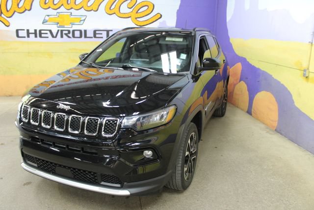 Used 2023 Jeep Compass Limited AWD/4WD image 4