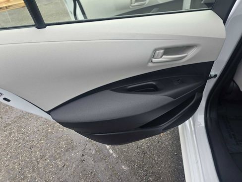 Used 2026 Toyota Corolla LE w/ LE Premium Package image 18
