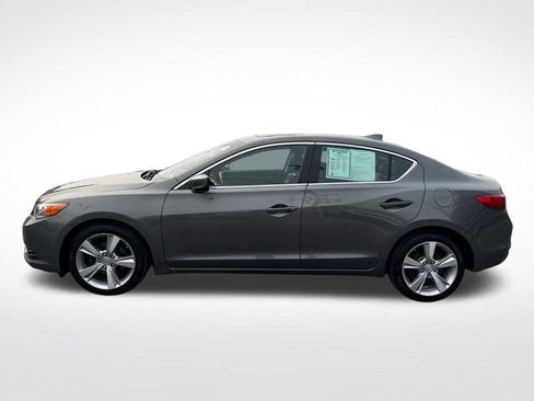 Used 2013 Acura ILX w/ Technology Package FWD image 2