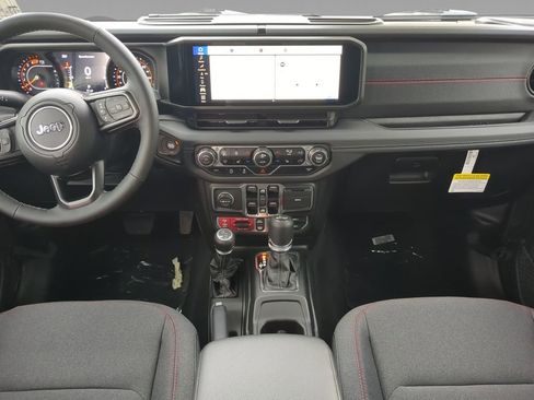 New 2025 Jeep Wrangler Unlimited Rubicon w/ Steel Bumper Group image 16