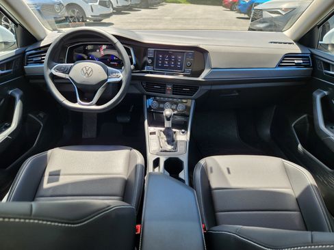 Used 2023 Volkswagen Jetta SE w/ Panoramic Sunroof Package FWD image 8