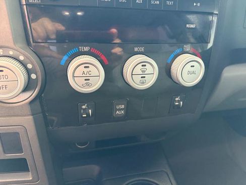 Used 2010 Toyota Tundra Limited AWD/4WD image 22