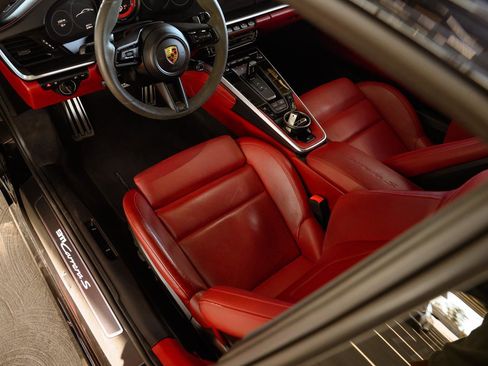 Used 2022 Porsche 911 Carrera S image 40