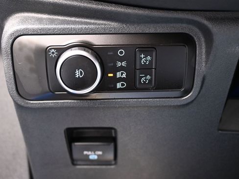 Used 2025 Ford Bronco Badlands image 21