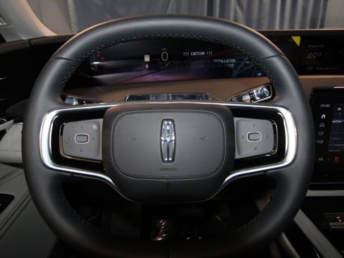 New 2026 Lincoln Nautilus Reserve image 10