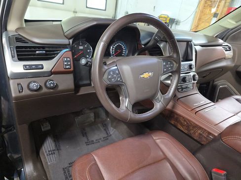 Used 2020 Chevrolet Tahoe Premier AWD/4WD image 16