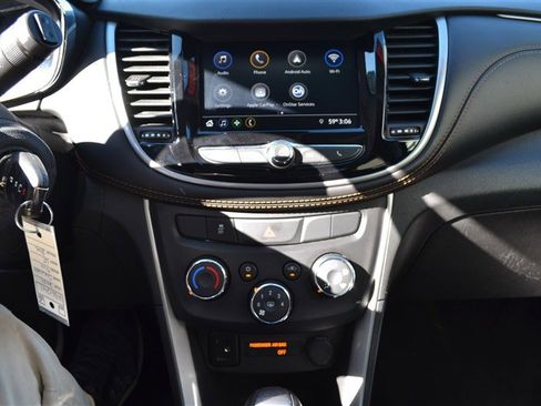 Used 2021 Chevrolet Trax LT image 20