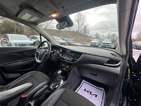 Used 2022 Buick Encore Preferred w/ Safety Package image 24