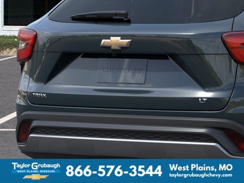 New 2026 Chevrolet Trax LT w/ Driver Confidence Package FWD image 14