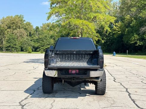 Used 2009 GMC Sierra 2500 SLT w/ Entertainment Package AWD/4WD image 9