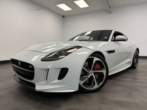 Used 2017 Jaguar F-TYPE R AWD/4WD image 4