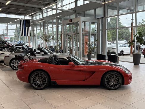 Used 2003 Dodge Viper SRT-10 RWD image 4