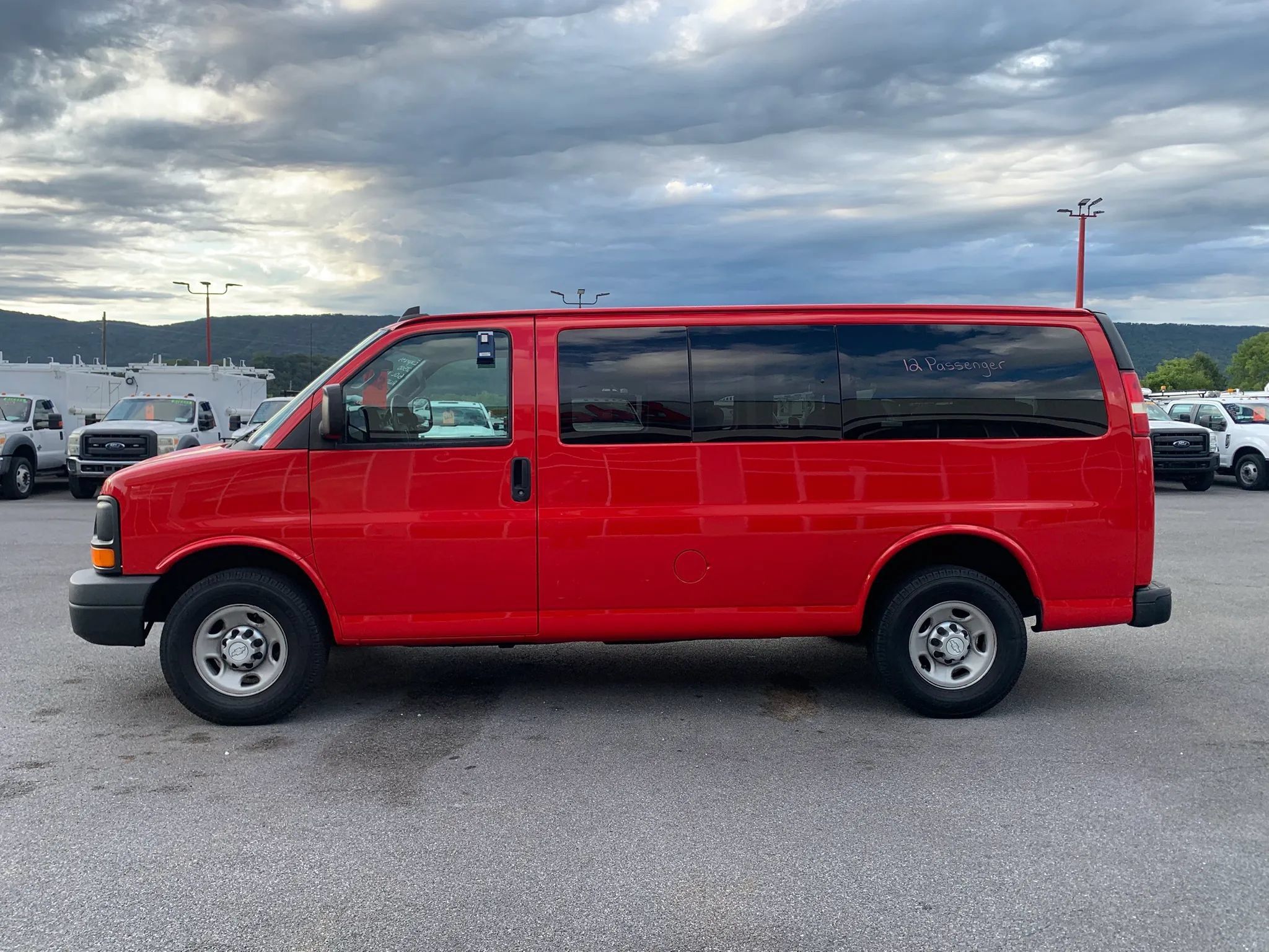 Used 2016 Chevrolet Express 2500 LS RWD image 5