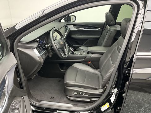 Certified 2025 Cadillac XT5 Premium Luxury image 3