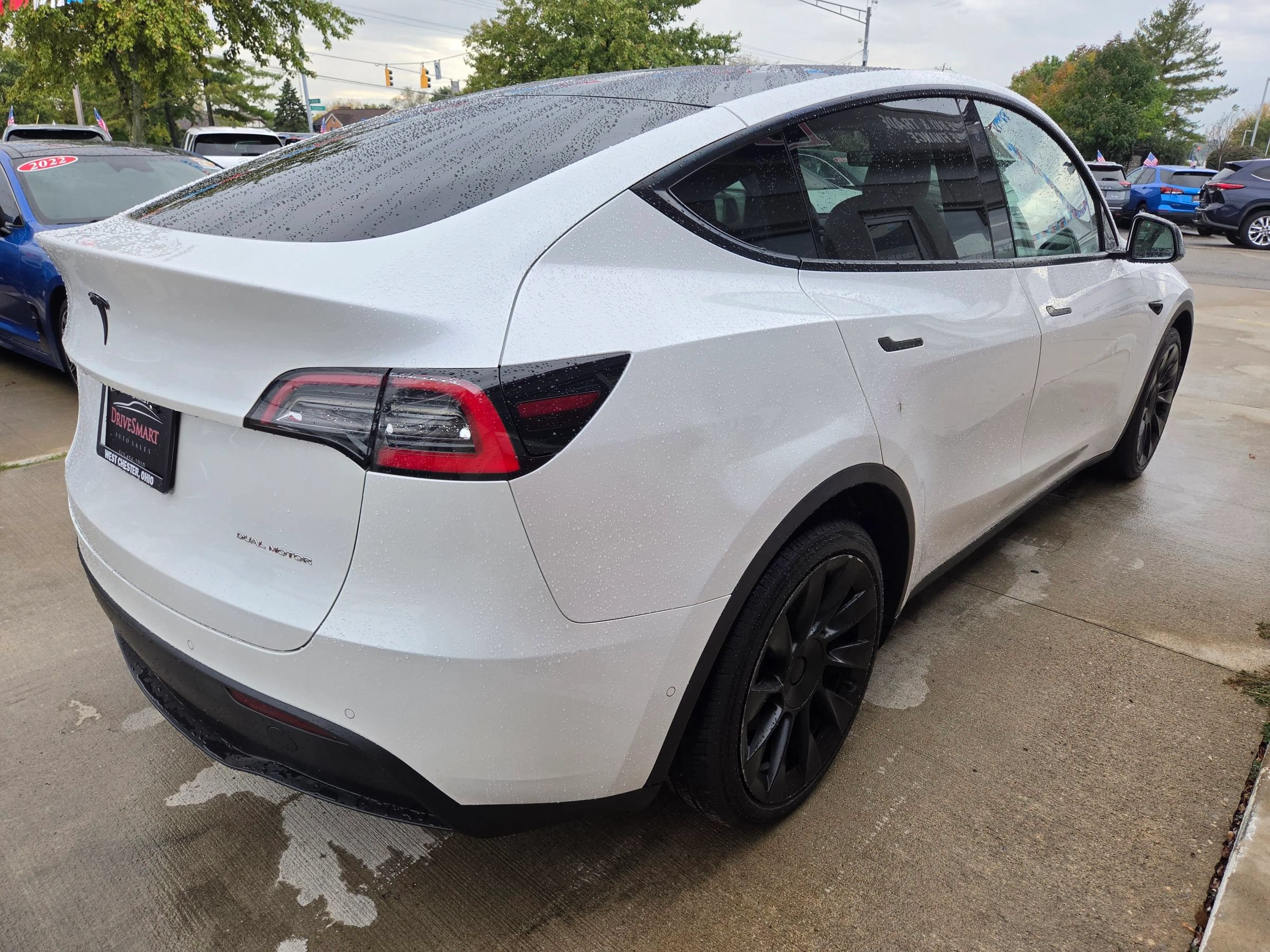 Used 2021 Tesla Model Y Long Range AWD/4WD image 5