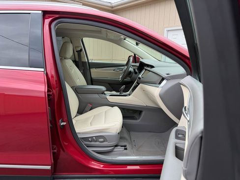 Used 2019 Cadillac XT5 Luxury AWD/4WD image 3