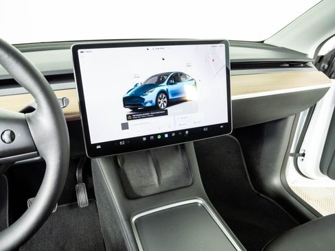 Used 2023 Tesla Model Y Long Range AWD/4WD image 12