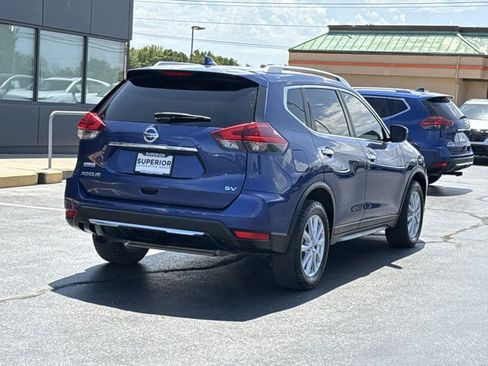 Used 2018 Nissan Rogue SV FWD image 3