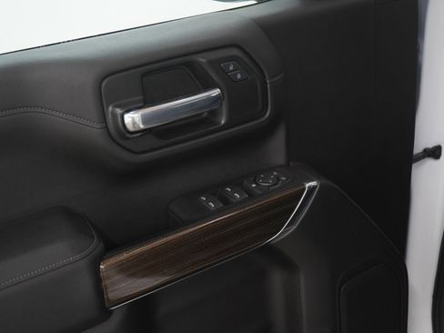 Used 2019 Chevrolet Silverado 1500 RST image 22