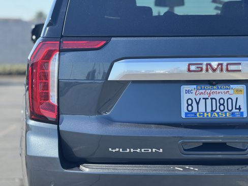 Certified 2021 GMC Yukon Denali image 7