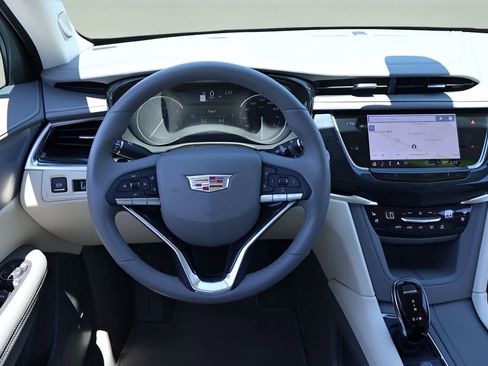 Used 2023 Cadillac XT6 Premium Luxury FWD image 14
