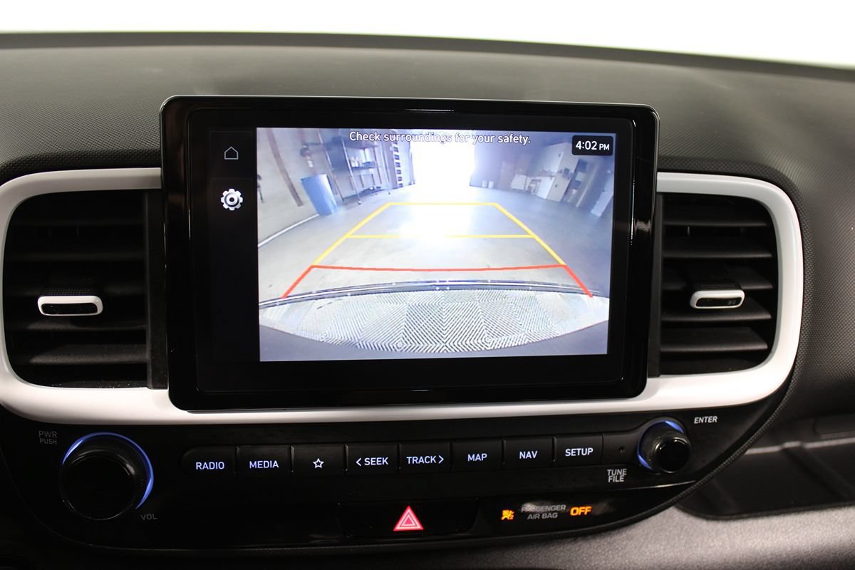 Used 2023 Hyundai Venue Limited FWD image 26