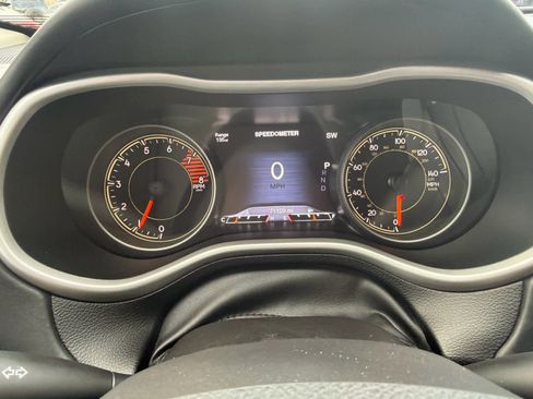 Used 2018 Jeep Cherokee Overland image 25