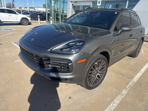 Used 2019 Porsche Cayenne image 1