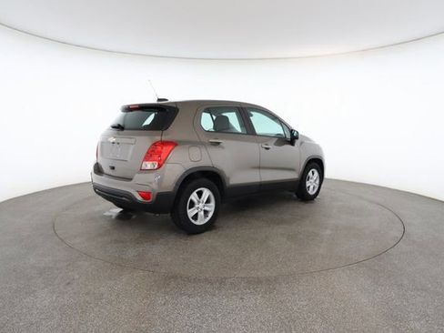 Used 2020 Chevrolet Trax LS image 18