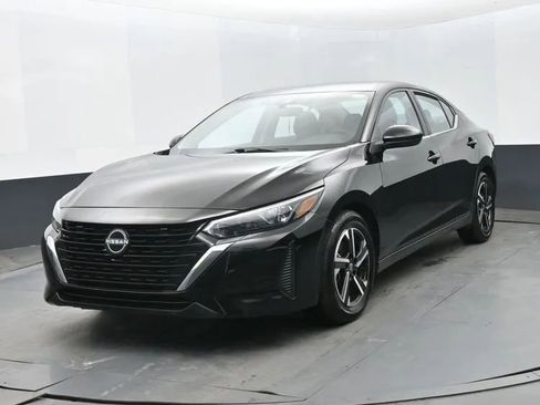 Used 2025 Nissan Sentra SV image 1