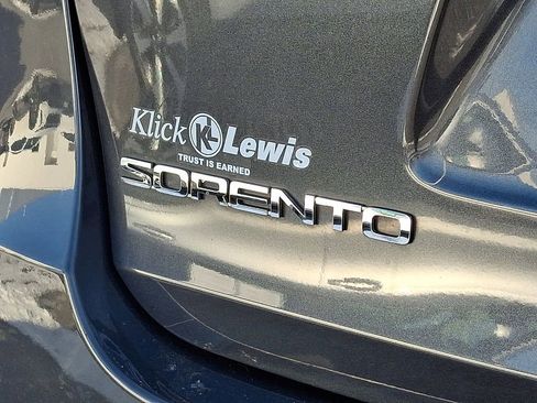 Used 2019 Kia Sorento EX image 29