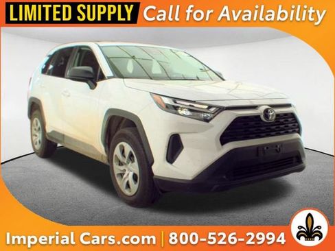Used 2025 Toyota RAV4 LE AWD/4WD image 1