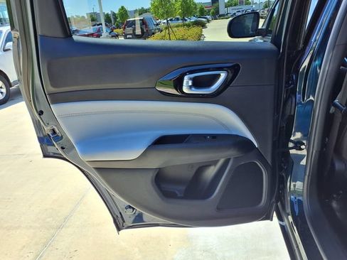Used 2024 Jeep Compass Limited AWD/4WD image 15